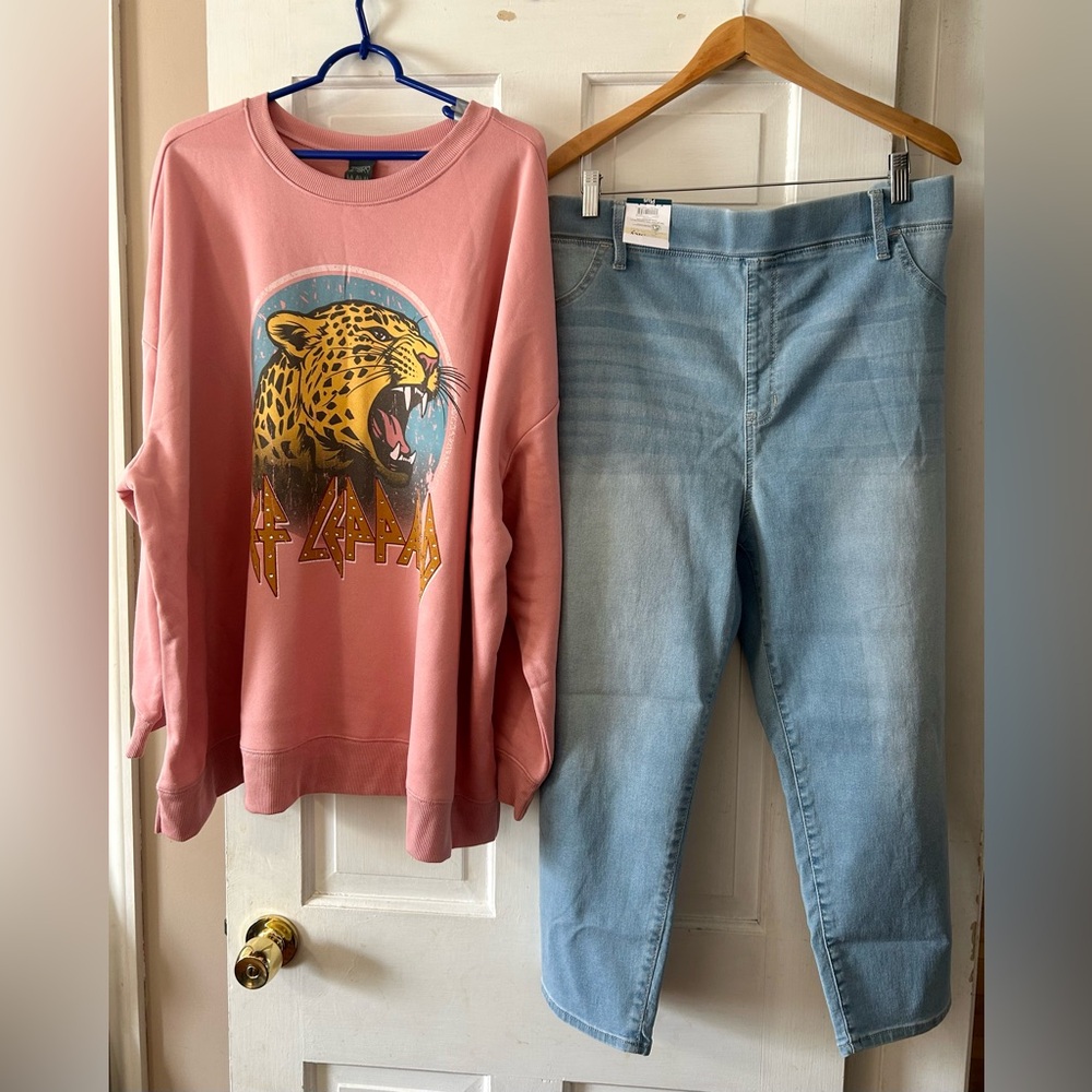 Women’s Terra & Sky Capri Jeggings w/ Def Leppard Sweatshirt 3x - Picture 3 of 6